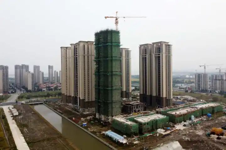 Chinese authorities signal no major bailout for struggling real estate developers