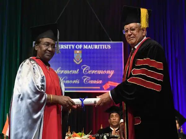 President Droupadi Murmu conferred with honorary doctorate by University of Mauritius