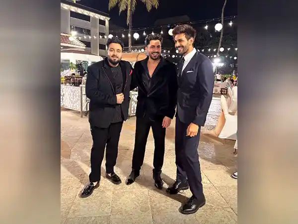 ‘Pyaar Ka Punchnama 2’ Reunion: Kartik Aaryan, Sunny Singh pose at latter’s sister’s reception