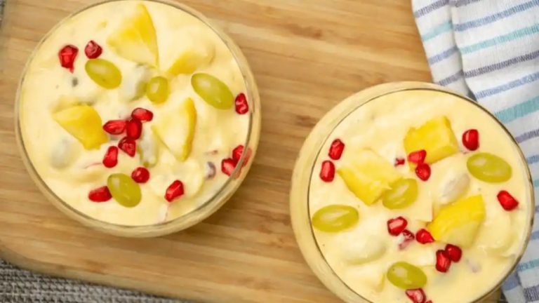 Make easy fruit custard (with or without custard powder!)