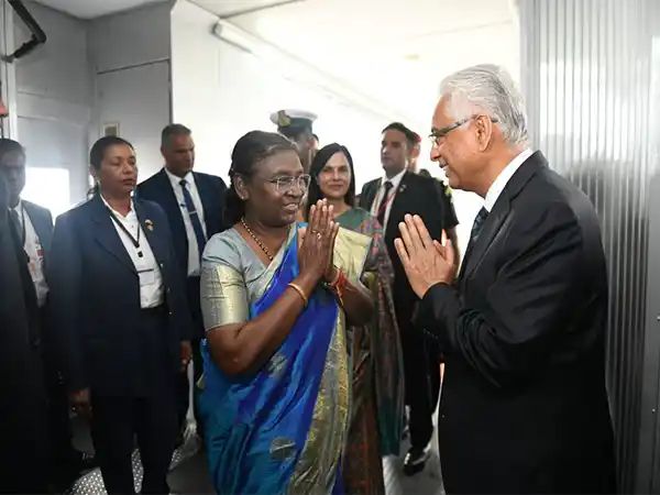 President Murmu successfully wraps up her 3-day state visit to Mauritius, receives warm send-off from PM Jugnauth