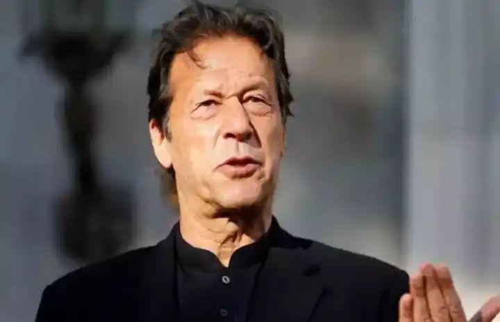 Imran Khan predicts Sri Lanka-like situation in Pakistan