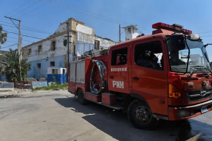 Attacks, looting, fires in Haiti after days of calm