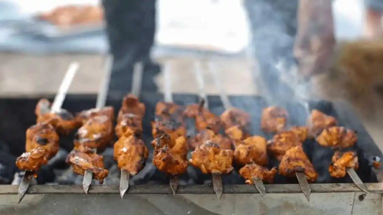 Fraser Town Food Stalls Shut Down Due To Hygiene Concerns