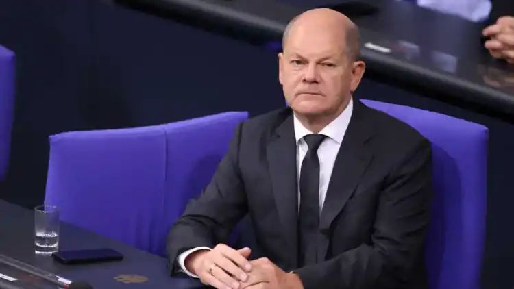 German Chancellor Olaf Scholz announces new coalition of long-range artillery forces to aid Ukraine