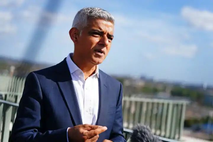 Khan launches ‘love letter’ campaign in bid to woo Lib Dems and Greens