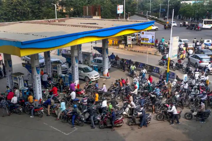 Petrol costliest in Andhra Pradesh and Kerala; BJP-ruled MP, Bihar close behind