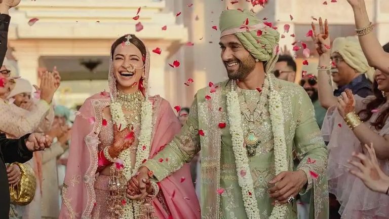 Newlyweds Pulkit Samrat, Kriti Kharbanda Have a Grand Griha Pravesh In Delhi