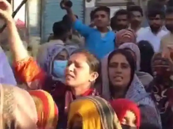 Pak: Sindh police release daughters of activist Hidayat Lohar after receiving reactions across province