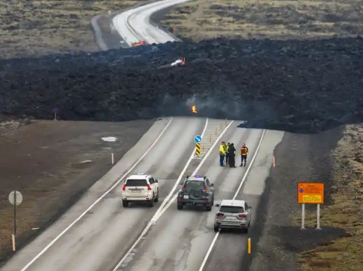 Iceland volcano – live: State of emergency as flowing lava threatens region’s main water pipe