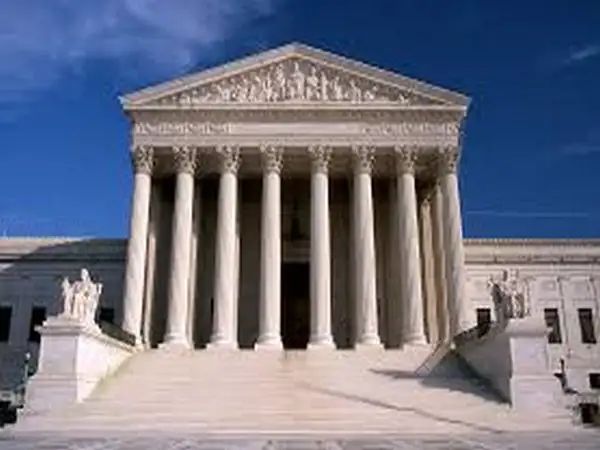 US Supreme Court blocks Texas from implementing immigration law