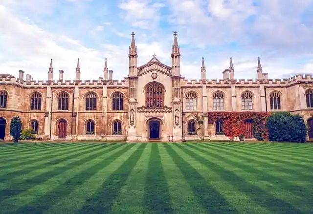 Cambridge University halts funding from fossil giants amid fears of influence on research