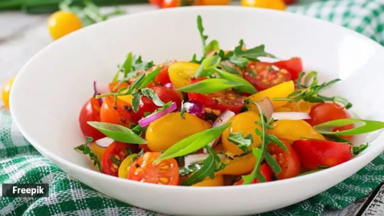 Why have mango sprouts salad this summer