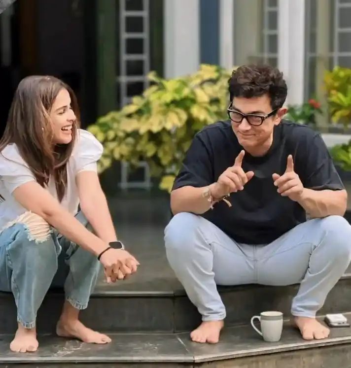 Aamir Khan-Genelia D’Souza’s Smiling Picture From Sitaare Zameen Par Goes Viral! Netizens In Awe Of Their Cute Chemistry