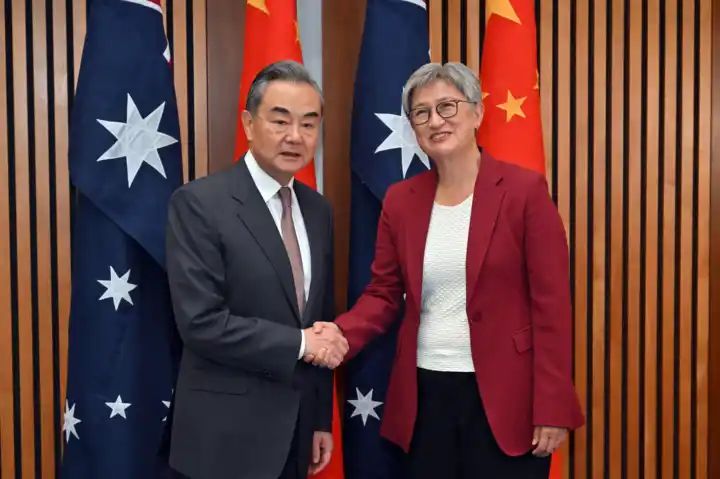 Australia, China foreign ministers meet in Canberra after years of tensions