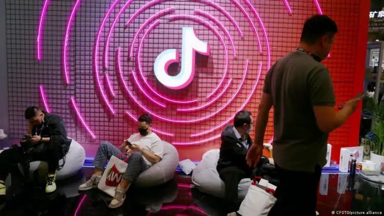 TikTok in US under pressure: Who’s in line to buy it?