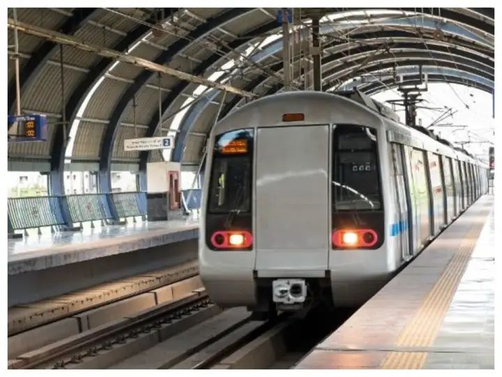 Delhi Metro Closes Lok Kalyan Metro Station In View Of AAP Protest