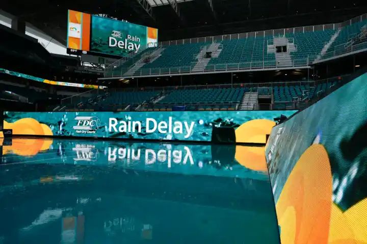 Andy Murray v Tomas Martin Etcheverry LIVE: Miami Open match suspended due to rain