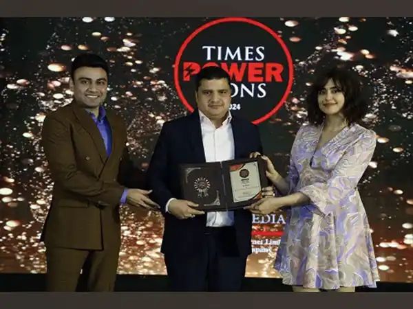 Vijay Jain, Managing Director of Star Estate Bags Prestigious Times Power Icon 2024 Award