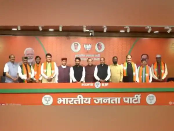 Six Congress rebel MLAs in Himachal join BJP in Delhi