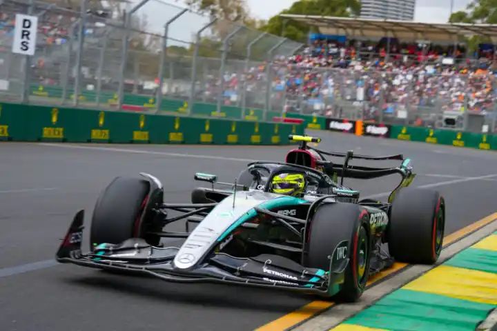 Lewis Hamilton rues inconsistent Mercedes car after poor qualifying in Australia