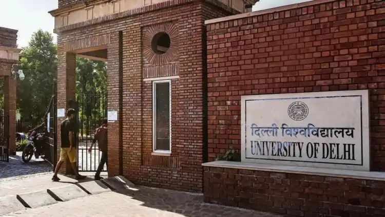 Delhi University Offers B.Tech Programs Without JEE Mains Requirement