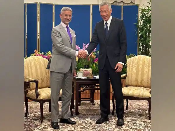 EAM Jaishankar, Singapore PM exchange views on deepening engagement in fintech, digitalization, green economy