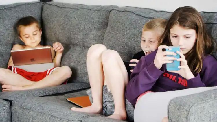 Florida bans children under 14 from using social media; 14-15 year olds will need parental consent