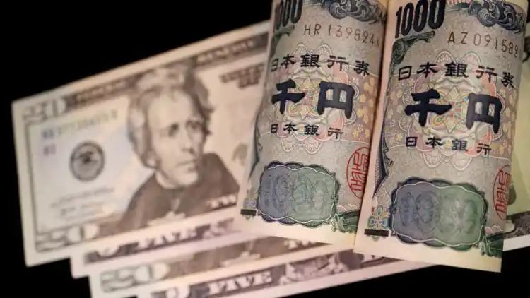 Yen hits 34-yr low ahead of key US inflation test