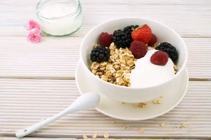 Curd VS yogurt: Which one is healthier and why?