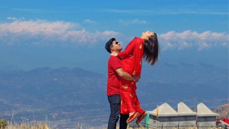 UP Famous Places For Couples: There are some places in Uttar Pradesh which give tough competition to Himachal Pradesh, make a plan to visit with your partner