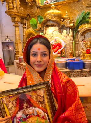 Shehnaaz Gill seeks Lord Ganesha’s blessings at Siddhivinayak Temple