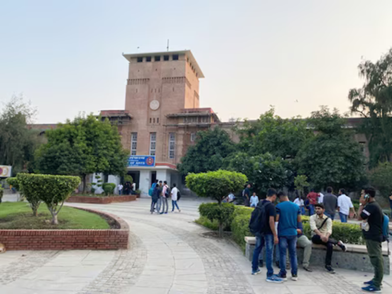 DU Admission 2024: If you are also filling the form for DU PG admission, then read these important things…