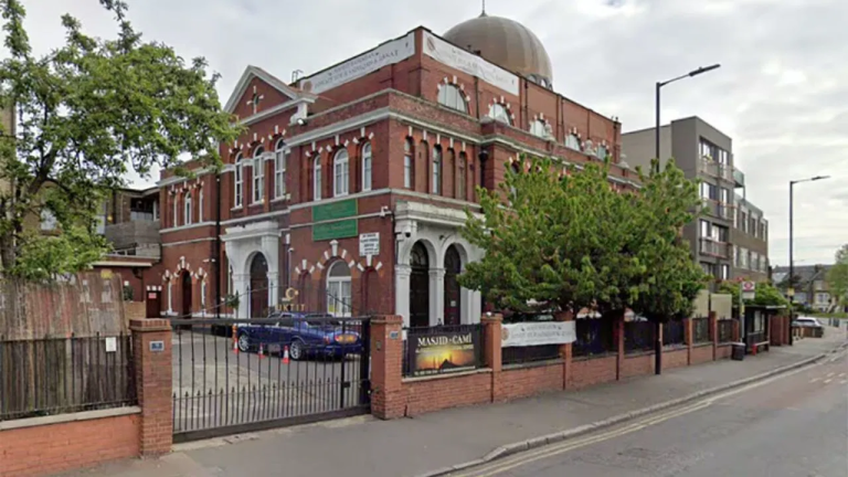 This oldest Turkish mosque in London is in trouble, about to be locked