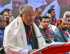 On penultimate campaign day, CM Vijayan slams ECI, Kerala MPs