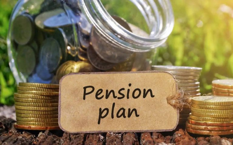 Government scheme: People doing private jobs also get the benefit of a pension, you should know