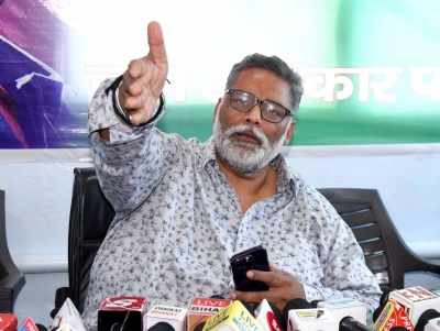 Purnea Police scan documents of vehicles used for campaigning by Pappu Yadav