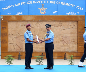 IAF chief confers 51 air warriors with Presidential awards