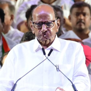 Don’t play politics on words, says Sharad Pawar on ‘outsider’ row