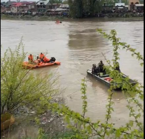 J&K: 6 students drown, 5 rescued, 3 missing in Jhelum River as boat capsizes (Lead)