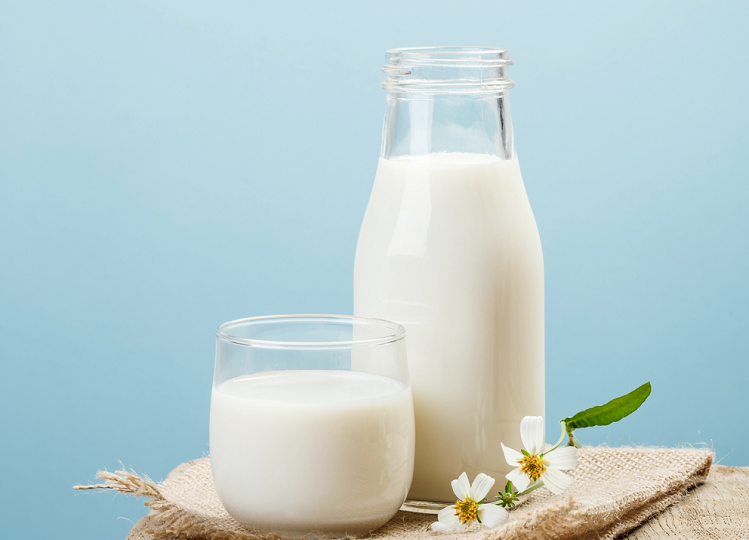 Health: Does drinking milk at night increase weight faster? Know the right time to consume it!