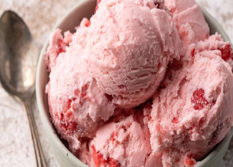 Recipe- Make your day special with strawberry ice cream, note down the recipe!