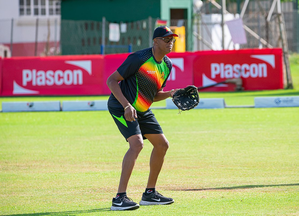 Zimbabwe bring in Courtney Walsh as coaching consultant for Women’s T20 World Cup Qualifiers