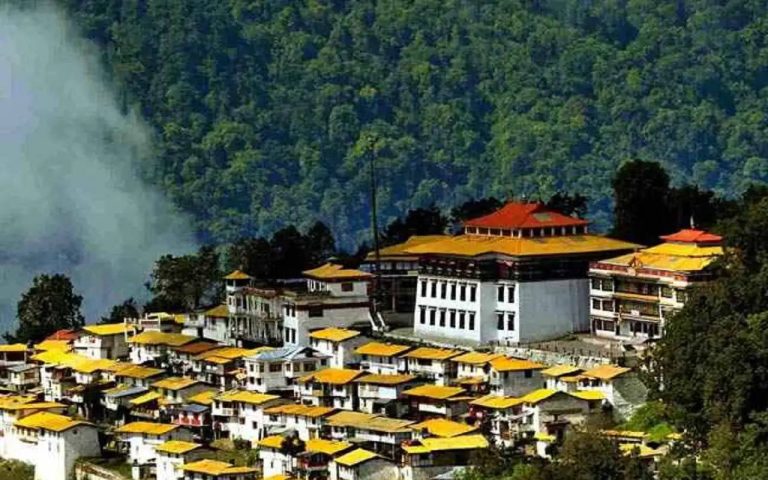 Travel Tips: Visit Tawang Monastery in the summer season, this is why it is famous