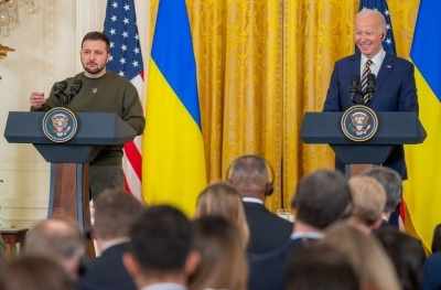 Zelensky, Biden discuss aid for Ukraine over phone