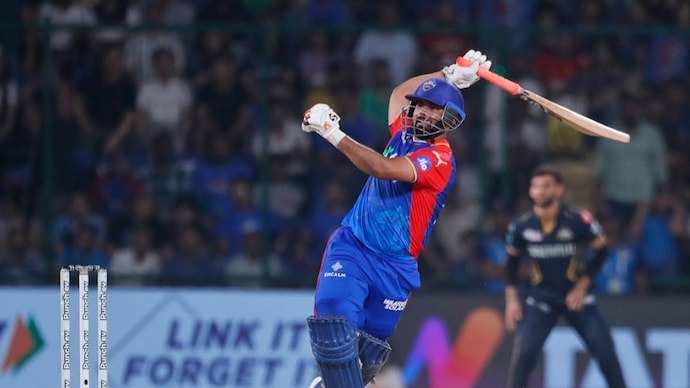 IPL 2024: Rishabh Pant Apologizes to Cameraman After Shot Hits Him During Match