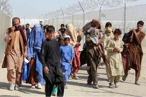 Over 900 Afghan refugees return home from Pakistan in two days