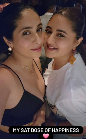 What makes Rashami Desai Neha Bhasin’s ‘dose of happiness’