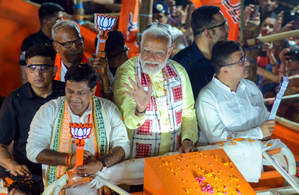 PM Modi’s vibrant roadshow touches three iconic destinations in Kolkata