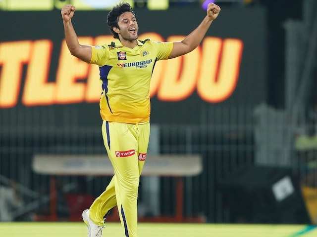 IPL 2024: Shivam Dube Takes First Bowling Stint, Sends Jonny Bairstow Packing with Golden Duck After Batting